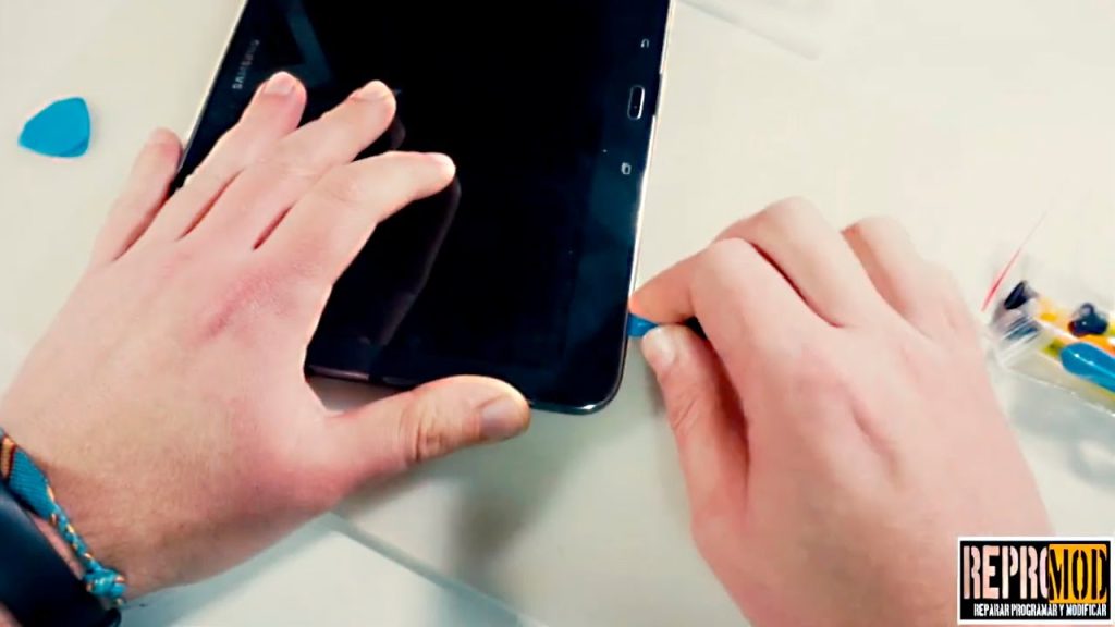 ¿Como-arreglar-una-tablet-con-la-pantalla-negra